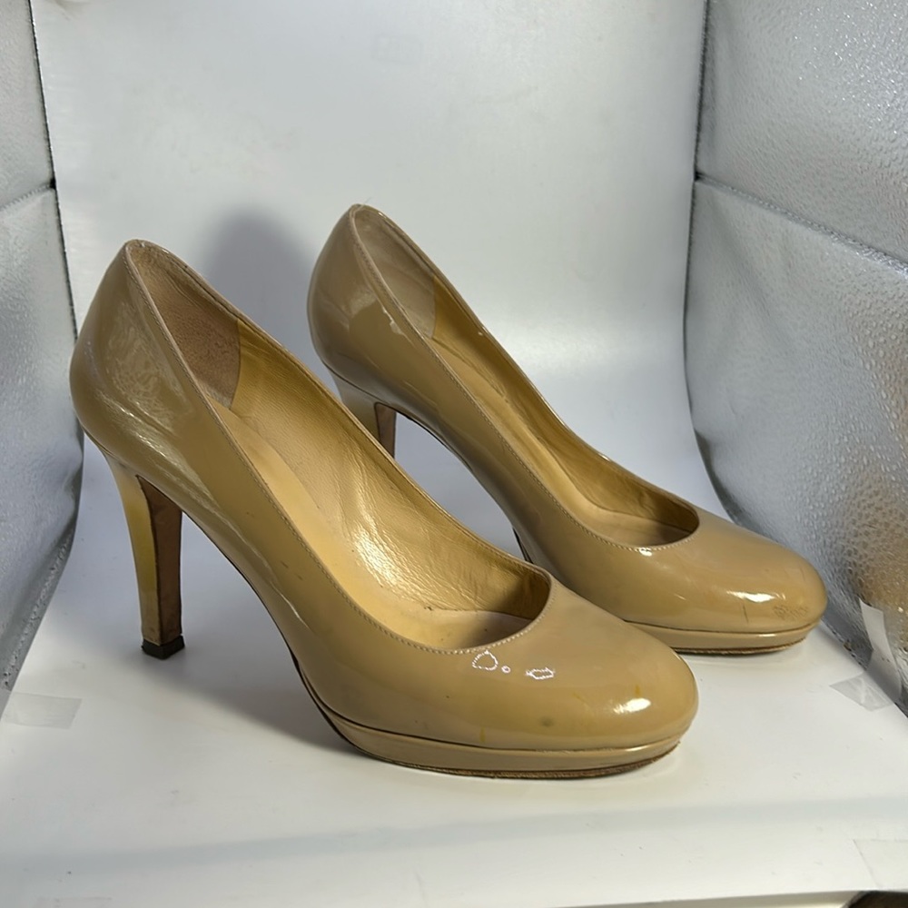 Kate Spade patten leather heels size 6.5 in excellent condition